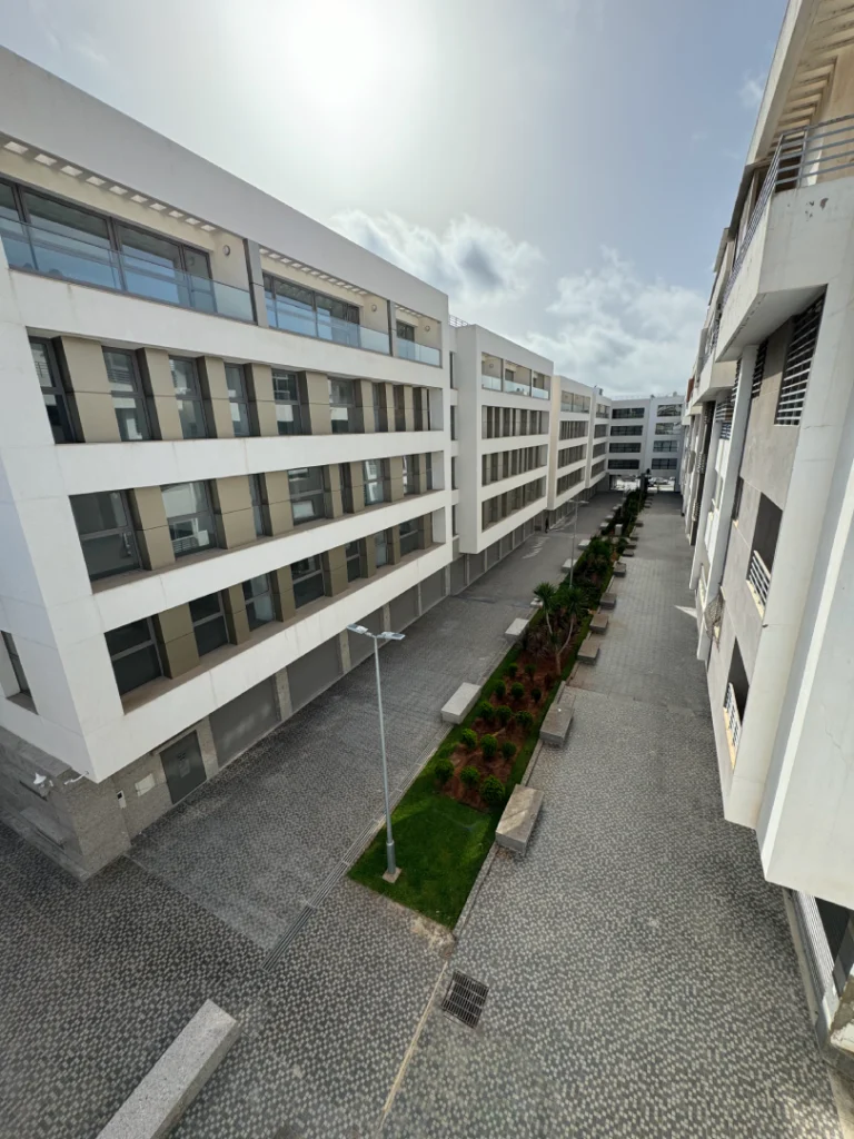 Mahaj Al Anwar, location de commerce.