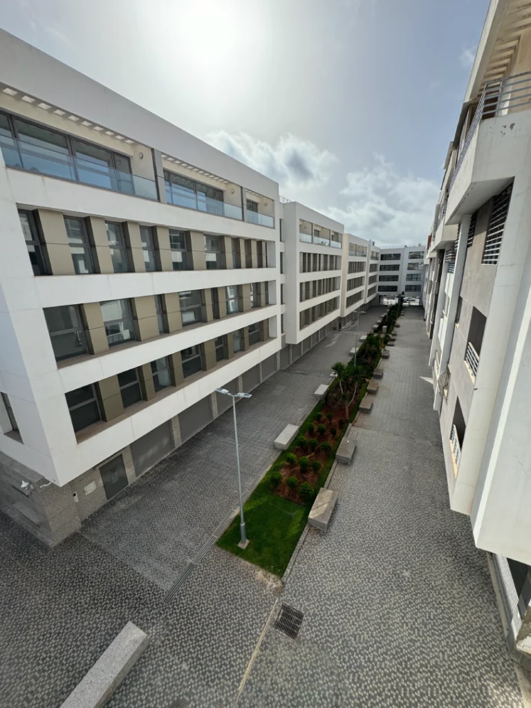 Mahaj Al Anwar, location des bureaux et commerces
